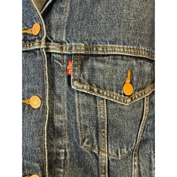 Women's Levi's '90s Trucker Jean Jacket size XL Denim Jacket NWT Dark Wash - Picture 4 of 12
